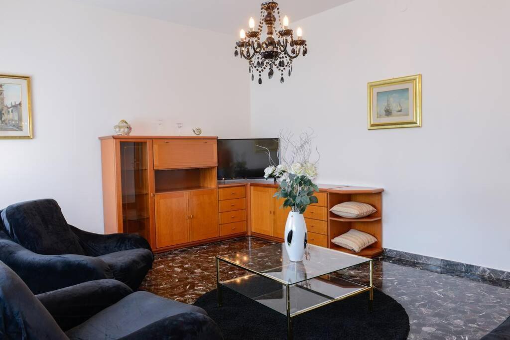 Villa Viola-Comoda Villetta A Каприно-Веронезе Экстерьер фото